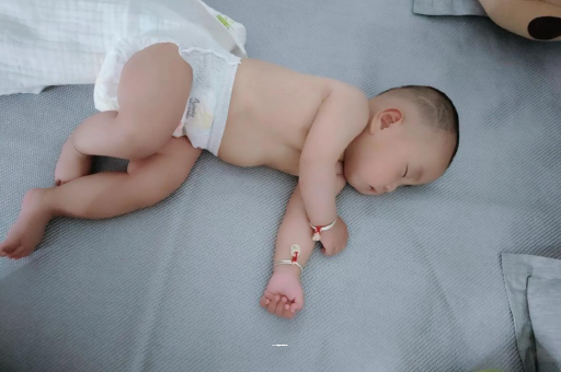 沈阳宝宝积食发烧怎么处理